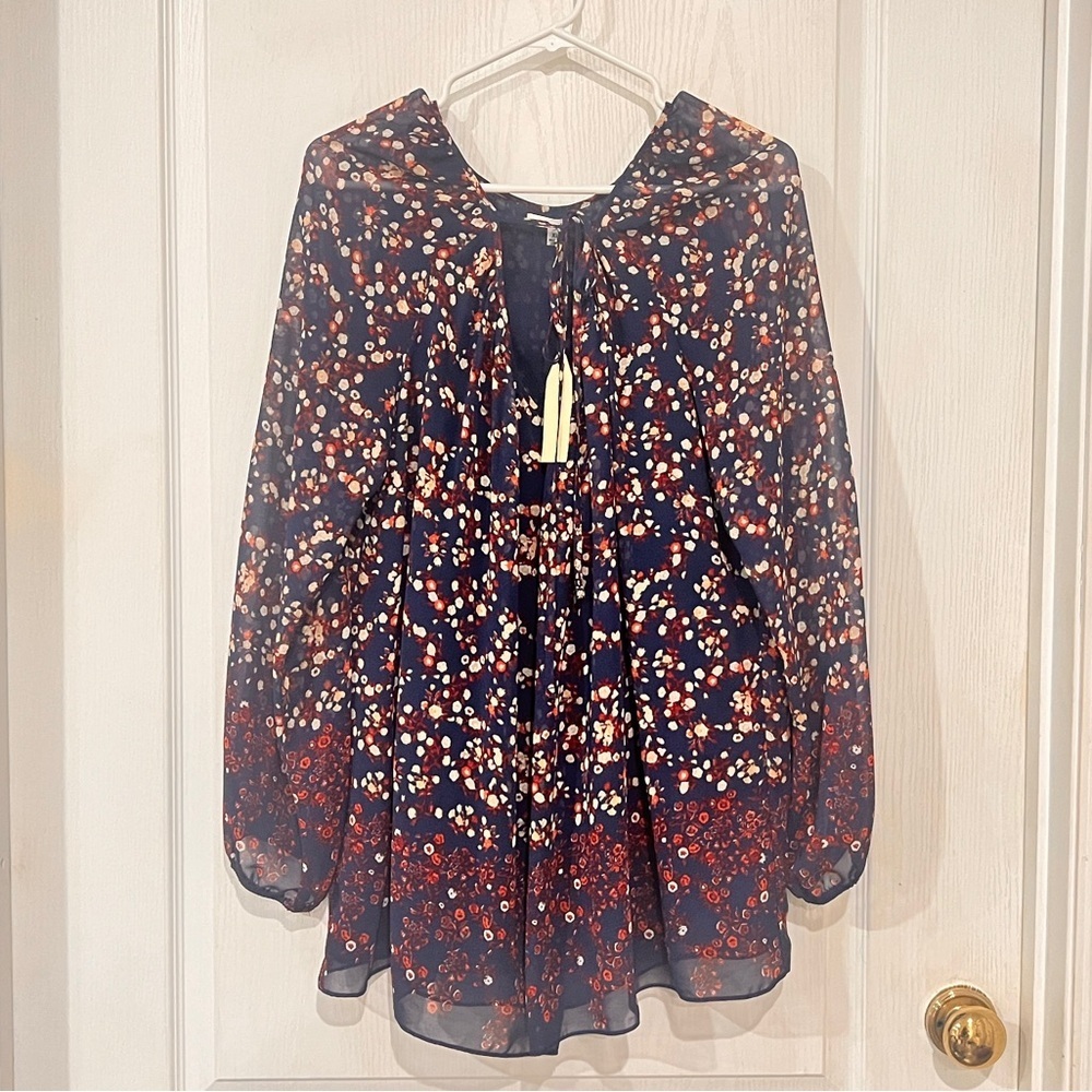 Final price nwt Sophie Max Navy Floral Tie-Neck Long Sleeve Blouse
